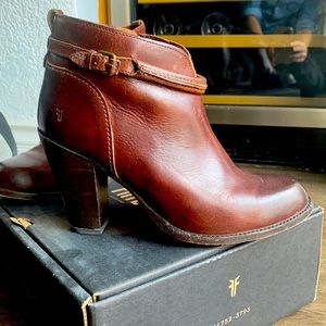 Frye Brown Jenny Seam Short Boot/Bootie- 8M